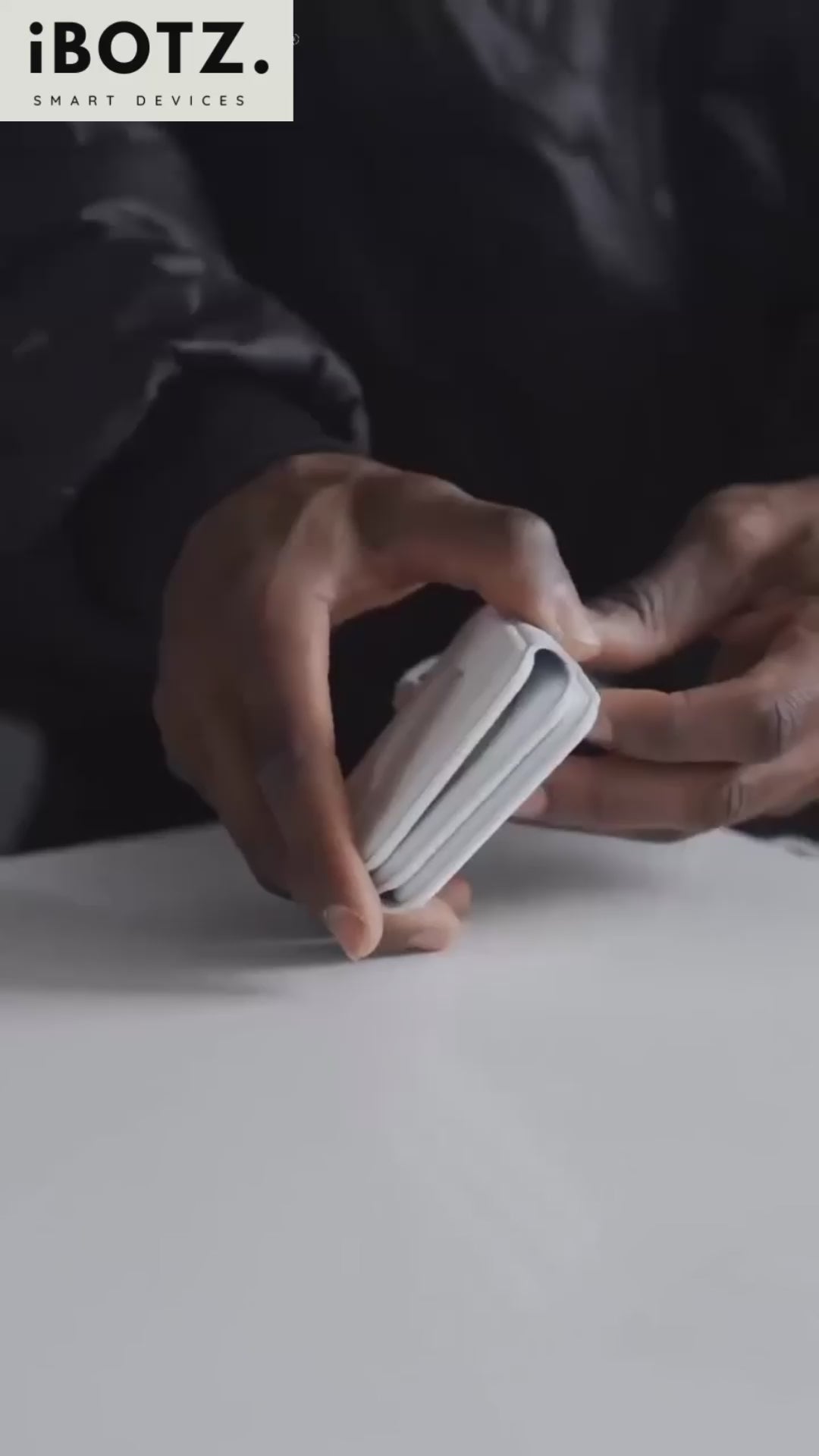 Ibotz MagCharge 3-in-1 Foldable Wireless Charger (WC202)